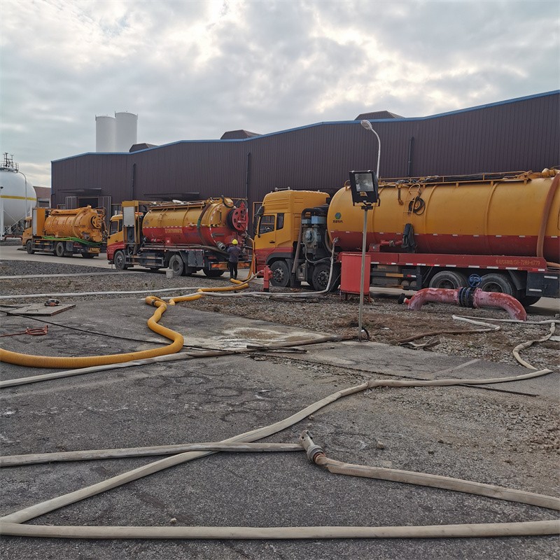 坡头污水池清理